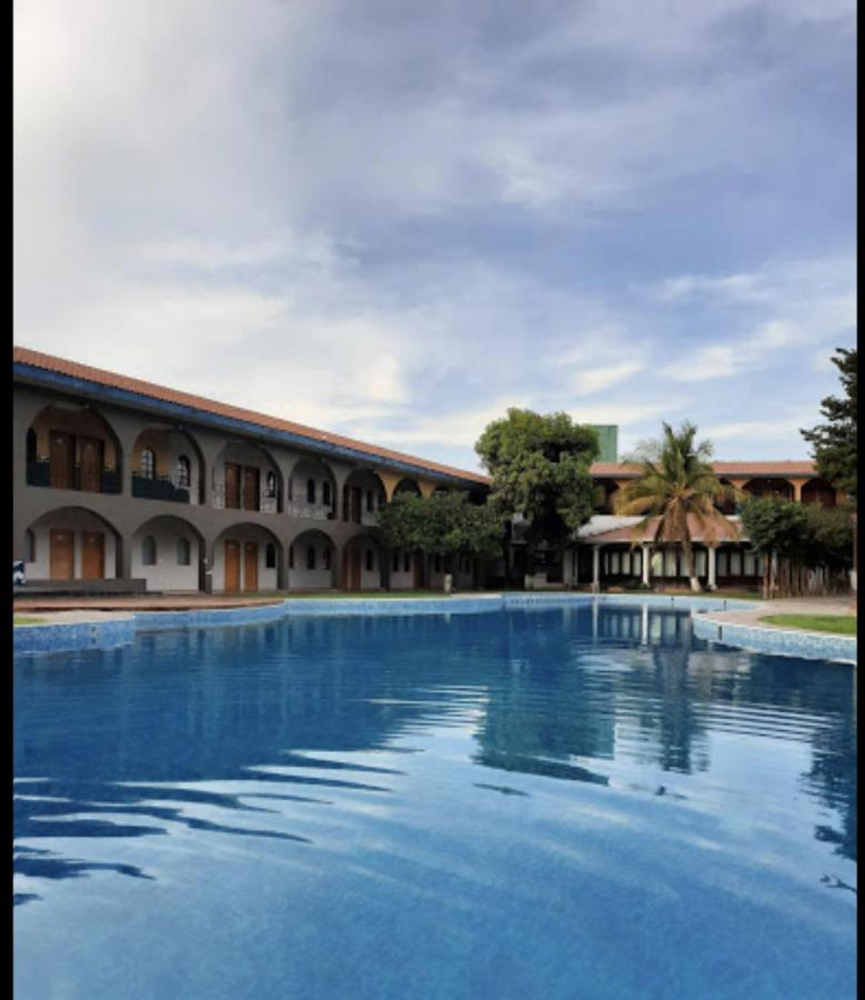 Hotel Camelinas Apatzingán de la Constitución Dış mekan fotoğraf
